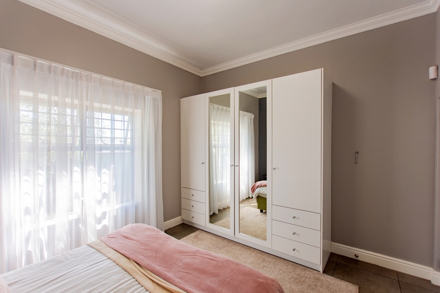 5 Bedroom Property for Sale in Myburgh Park Western Cape